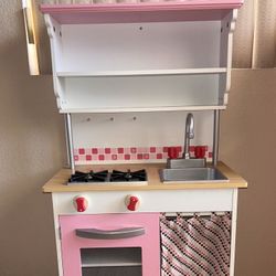 Play Kitchen w/Sink & Stove