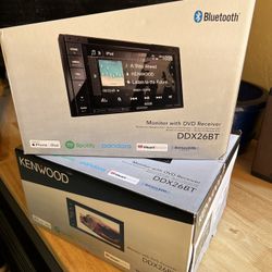 Kenwood Double Den Monitor Receiver DDX26BT