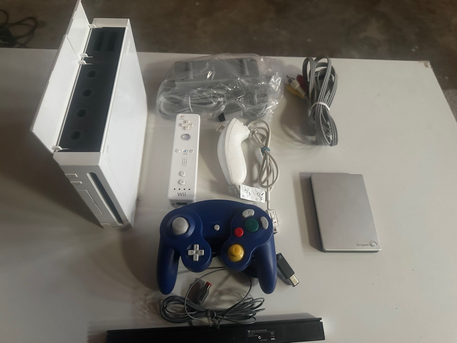 2tb Nintendo wii console (21+ Retro Console Compatibly)