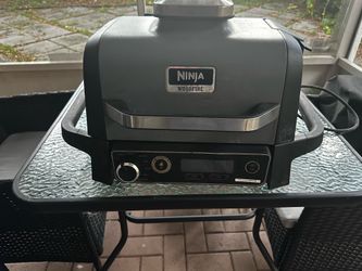Ninja Woodfire™ Outdoor Grill & Smoker bundle