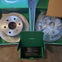 01-05 gmc yukon rear brake pads and rotors