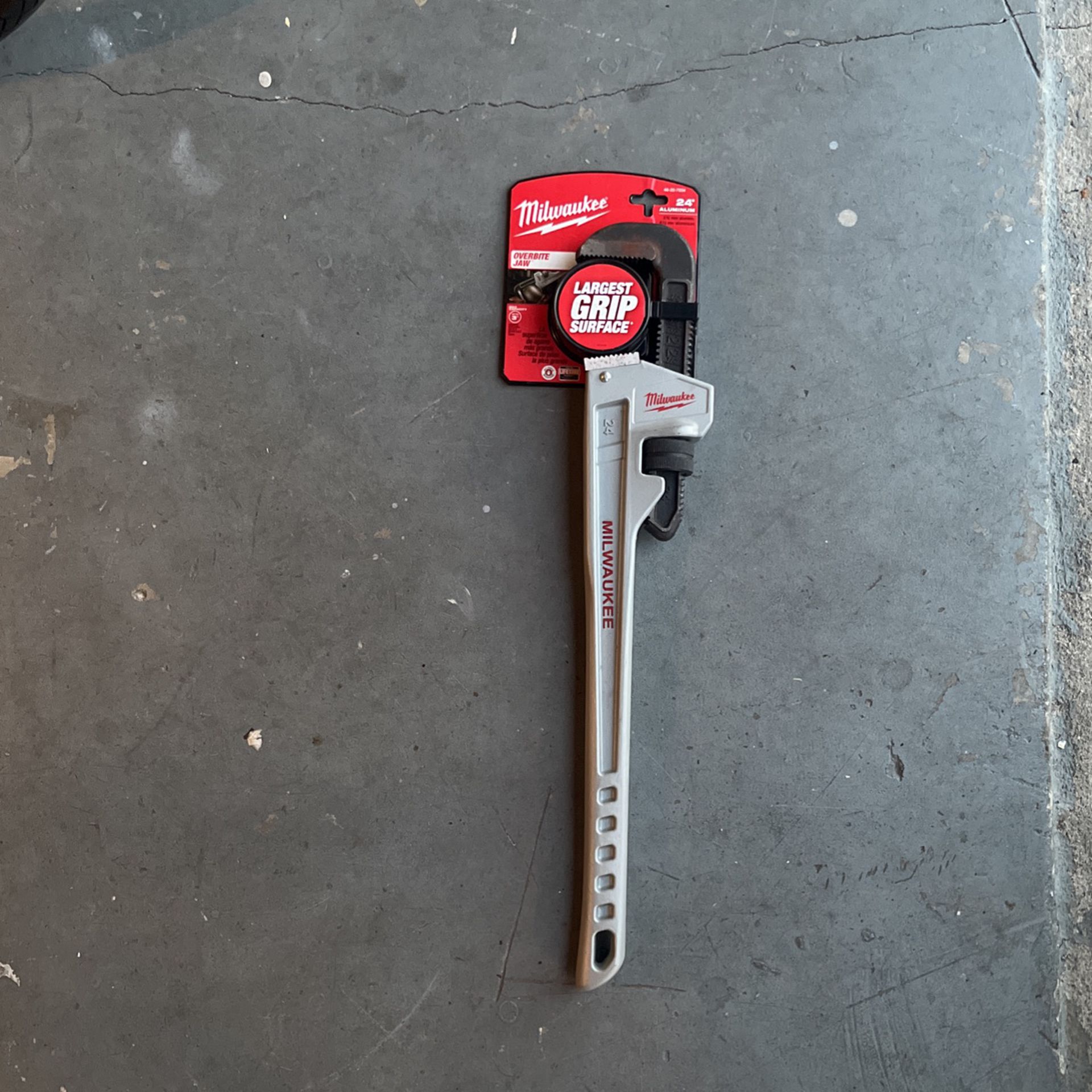 24” Milwaukee Alum Pipe Wrench 