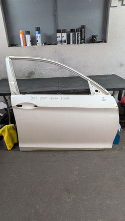 2013-2014-2015-2016-2017 HONDA ACCORD FRONT LEFT DOOR OEM USED #10739