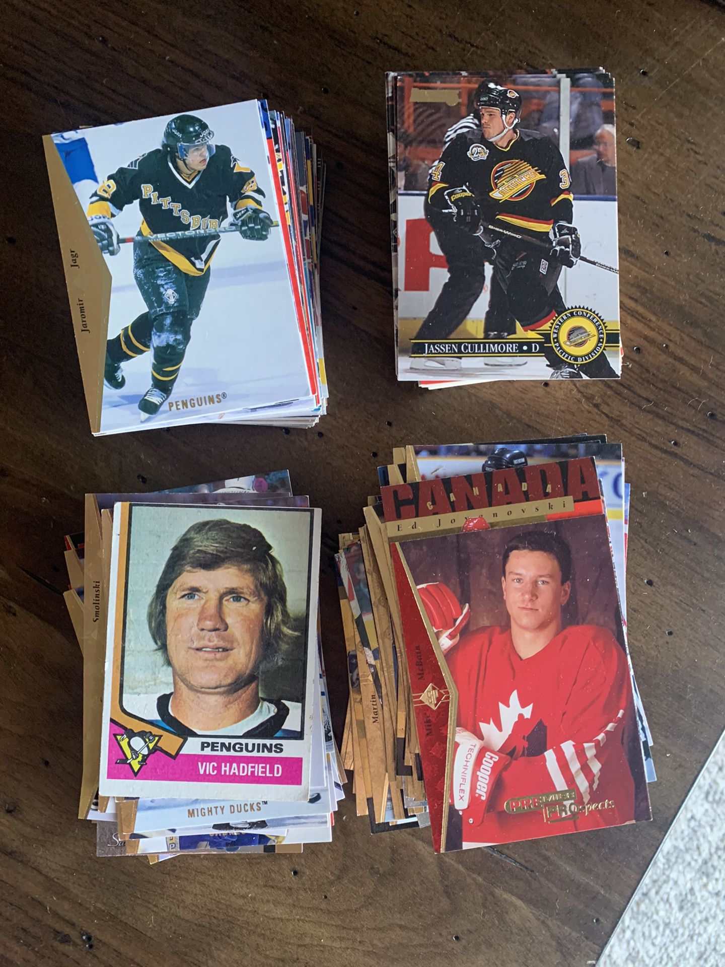 Hockey Cards About 200 / Jagr , Lemiux , Etc