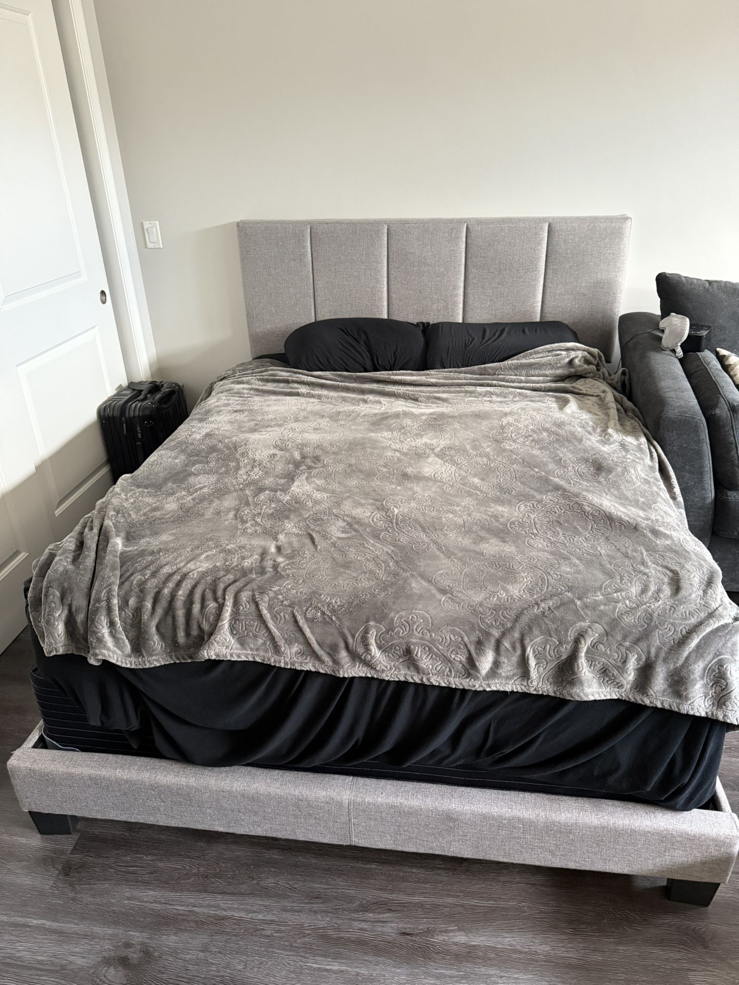 Queen Bed With Boxspring, Mattress And Farm Included