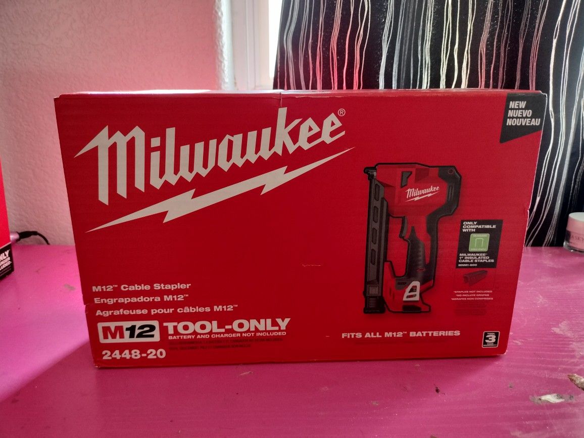 Milwaukee M12 Cable Stapler 