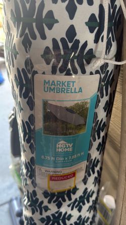 HGTV Home Collection Market Umbrella 8.75 ft