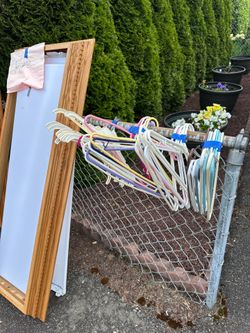 Free hangers lots of them added more than picture