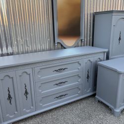 Professionally Refinished 4-Piece Solid Wood Vintage Bedroom Set