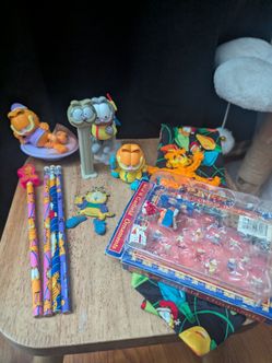 Garfield Lot Toys Figures Pencils