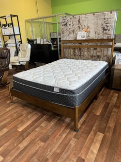 Arlo Queen Platform Bed