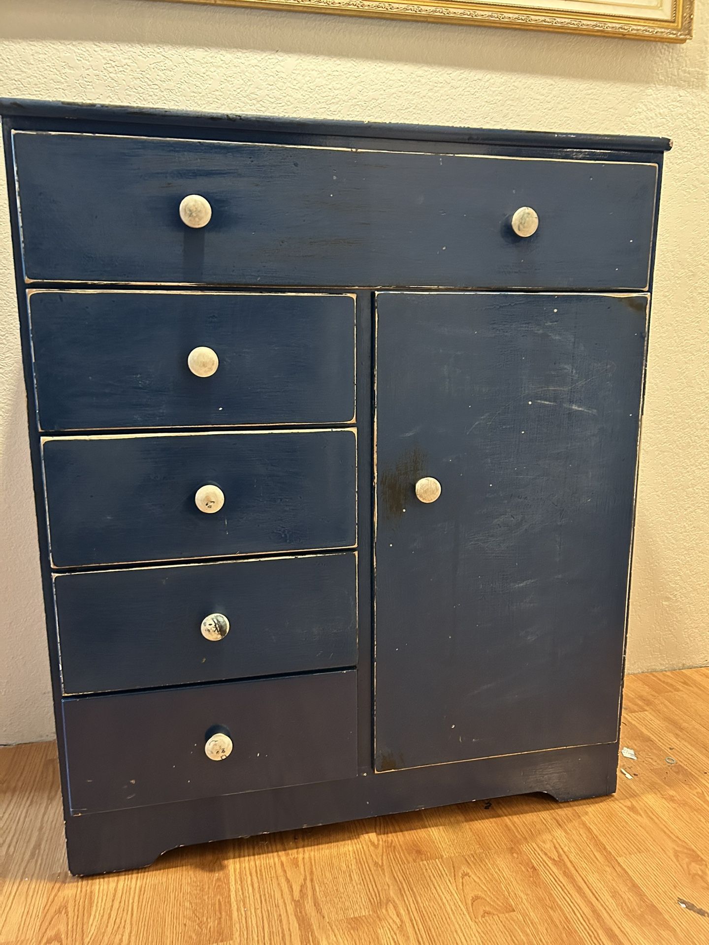 Vintage dresser