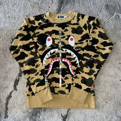 Bape 1st Camo Crewneck Embroidered🔥