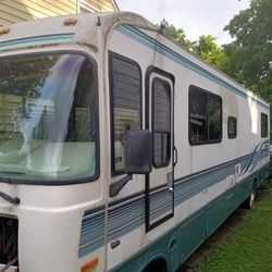 1993 Ford Four winds XL  RV
