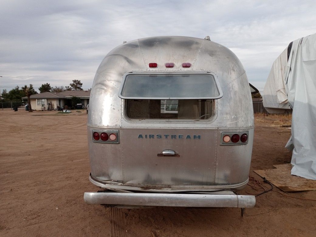 Airstream Land Yacht