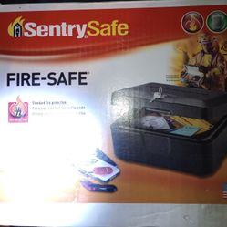 SENTRYSAFE 0500 Fireproof Safe Lockbox 0.16 Cubic Feet with Keys *NIB*
