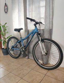Giant mountain Bike / Bicicleta Giant De Montaña