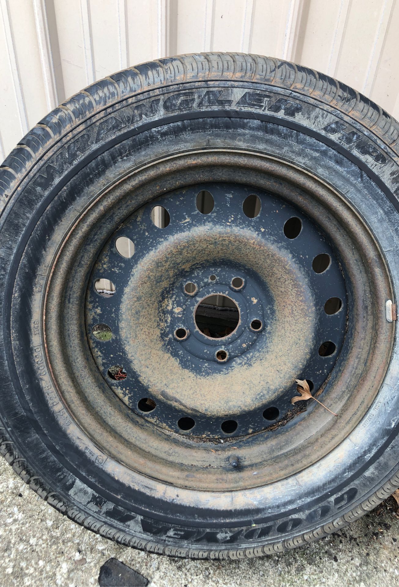 Trailer spare tire two 7560 R 20 excellent condition good thread