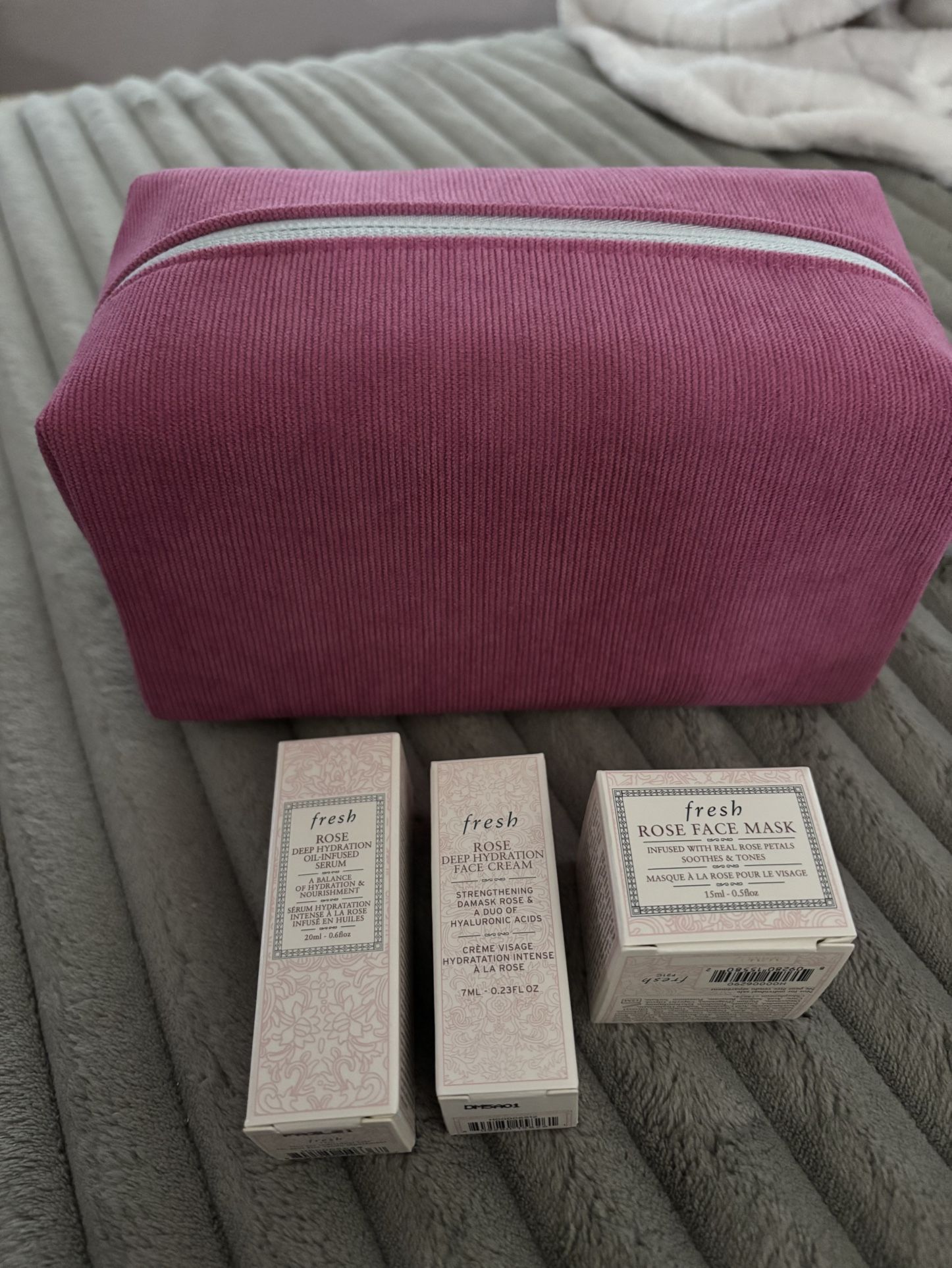 NEW FRESH 3 PIECE SKINCARE SET IN ZIPPERED CASE $10!!!