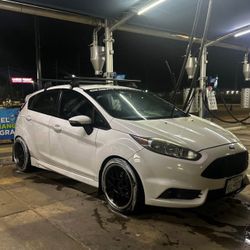 2014 Ford Fiesta 