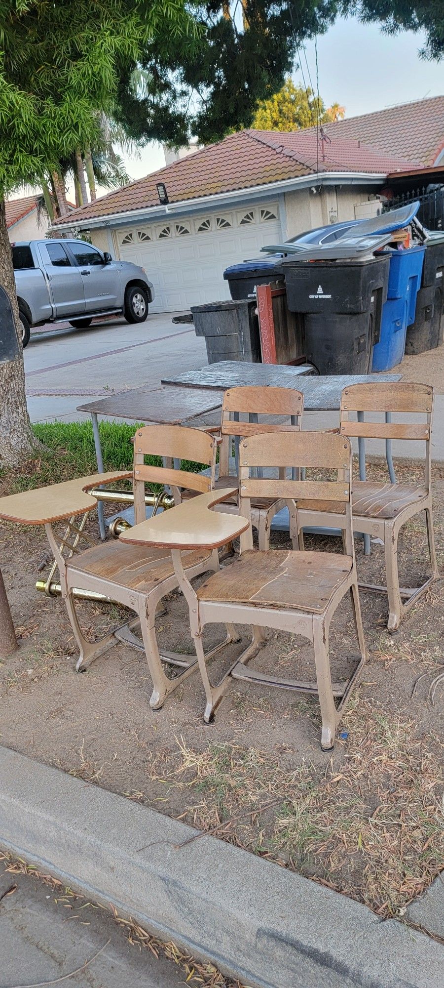 Schools Desks Metal Frame Wood Top Tables