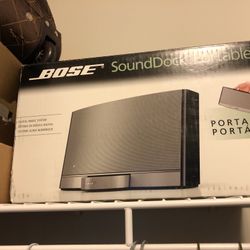 Bose Portable Sound Dock/ Includes Bose Carrying Case