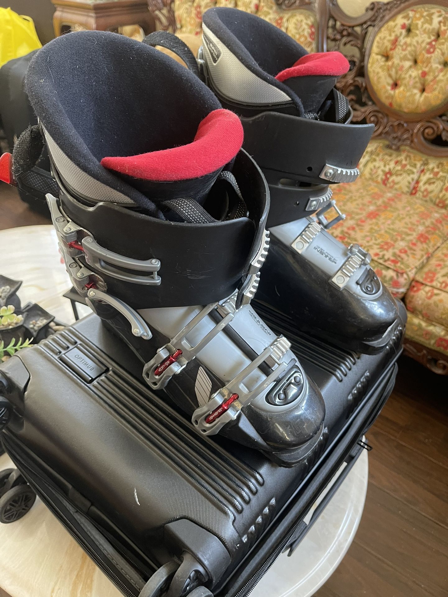 Dalbello Ski Boots Size 11.5 Made In Italy and Salomon Ski Size 149