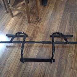 Pull Up Bar