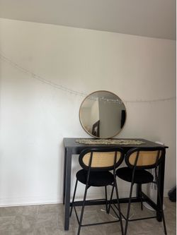 Table & Chairs