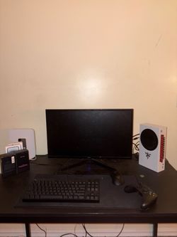 Xbox gaming setup monitor,Xbox,keyboard and mouse