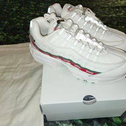 
Undefeated x Nike Air Max 95 'Sail' Size 10 