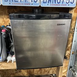 Euhomy 1.1 Cubic Feet Mini Freezer