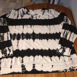 Lane Bryant LIVI Size 22/24 Black And White Tie Dyed Sweatshirt 