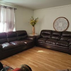 2 Couches Living Room 