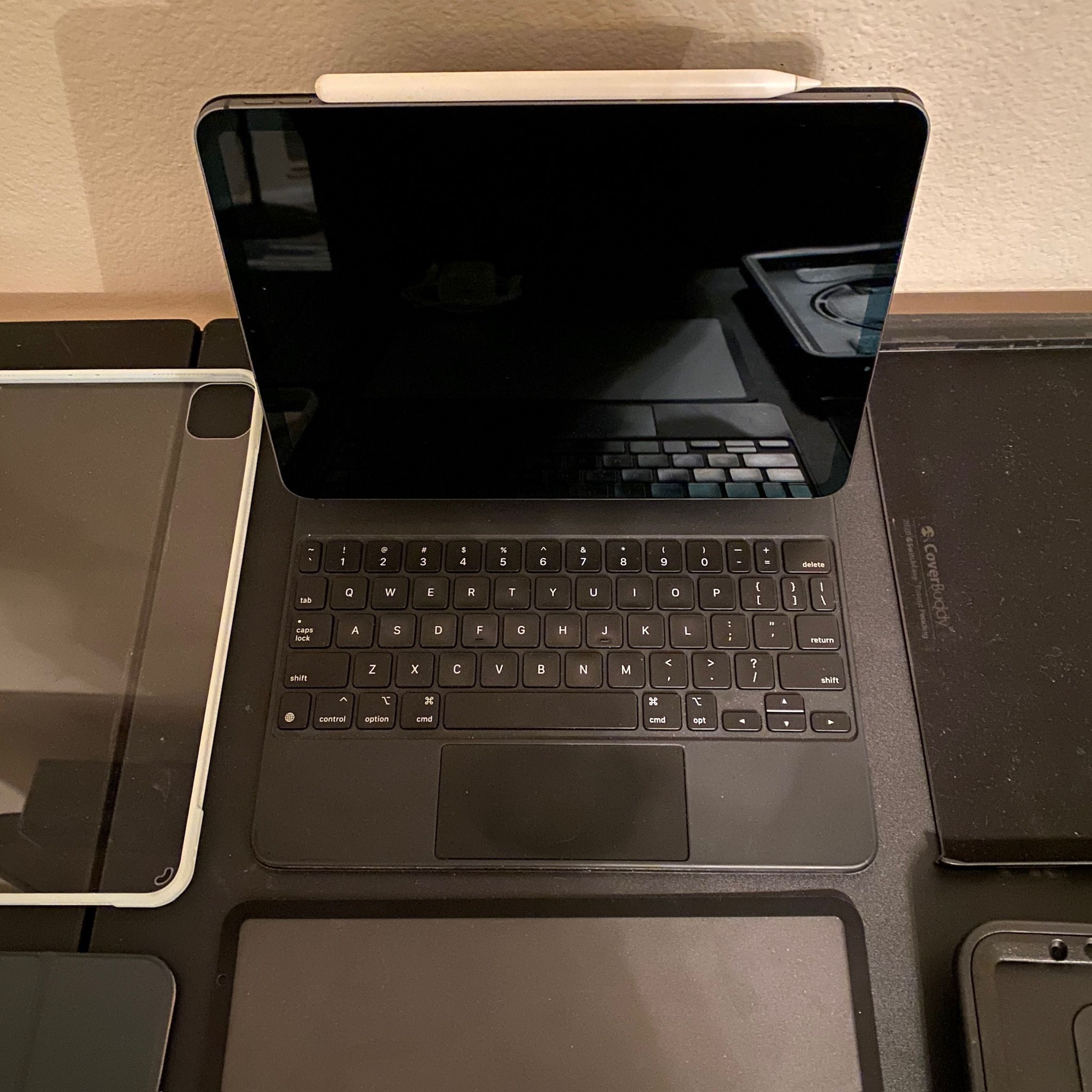 iPad Pro 11, 2nd Gen, 1tb, Pencil, Keyboard Case, WiFi+4g, Extras