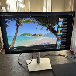 Dell 27 Inch 2560 x 1440 USB-C Hub Monitor - P2723DE