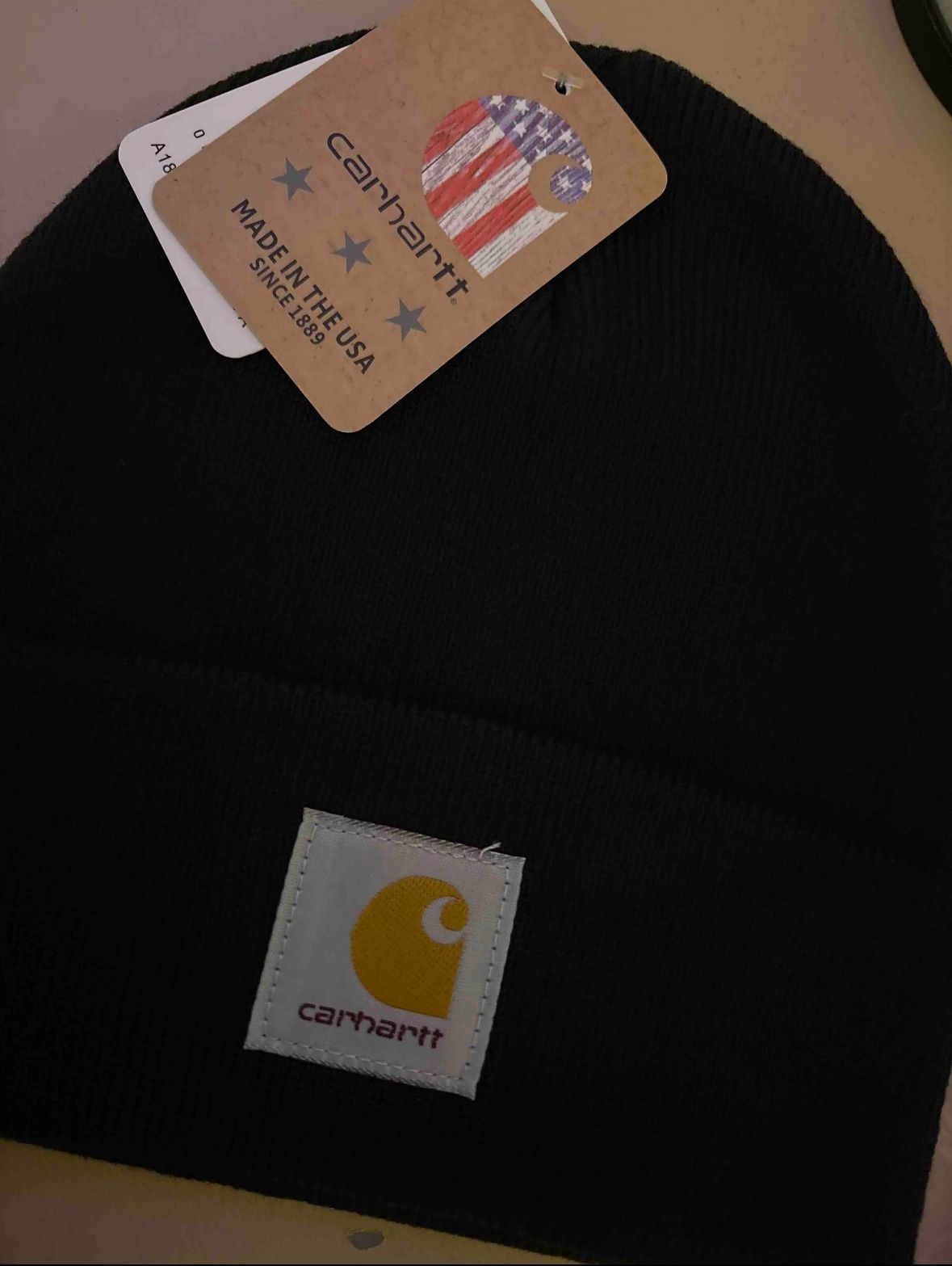 black carhartt hat