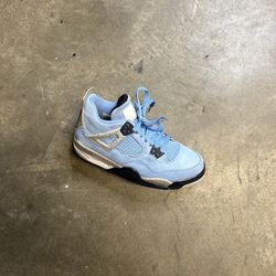 Jordan 4 UNC