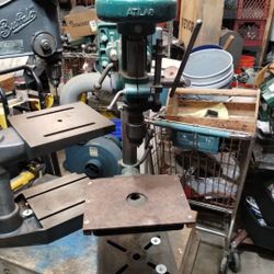 VINTAGE ATLAS 
5 SPEED DRILL PRESS