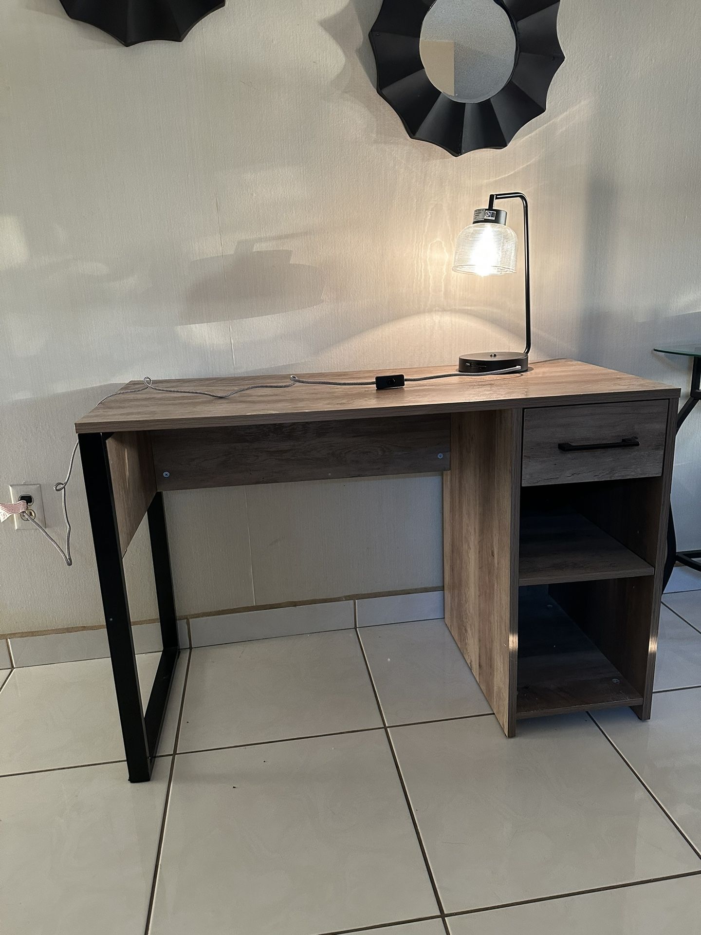 Modern Wood Desk With Lamp