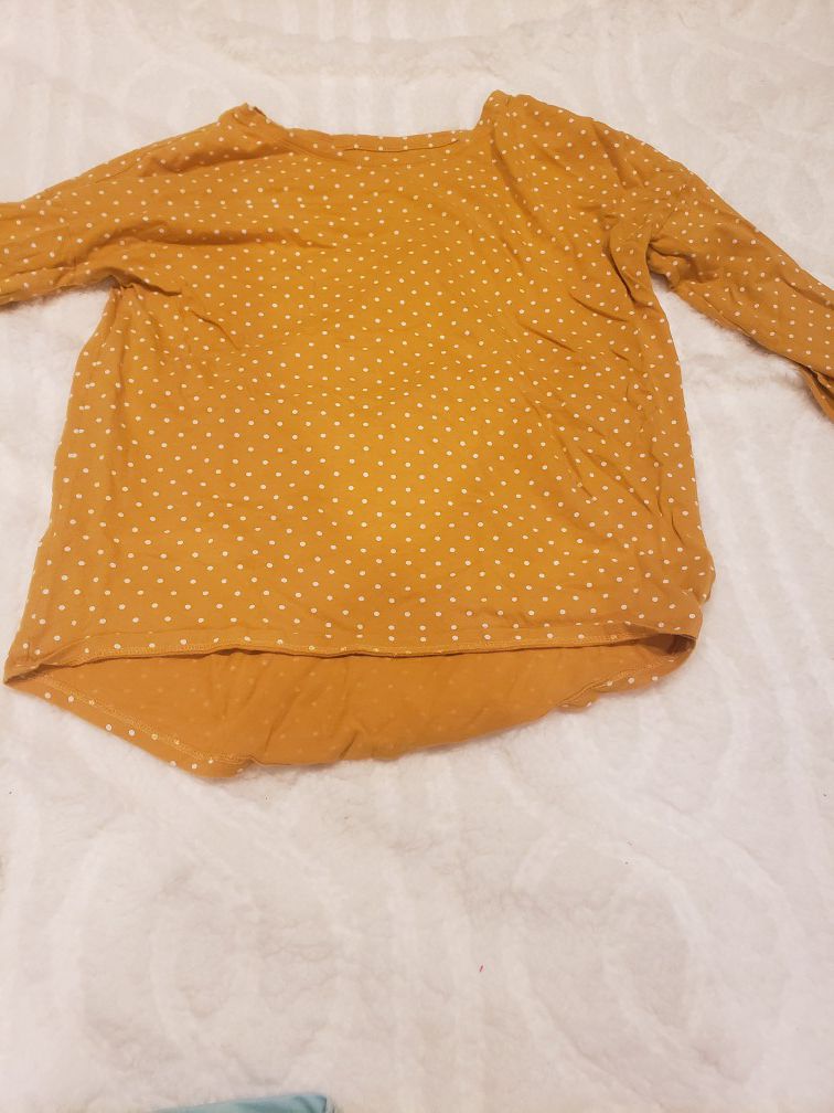 Old baby Girls shirt size xl-14