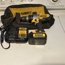 Dewalt dcd985  1/2 Hammer Drill With Battery And Charger