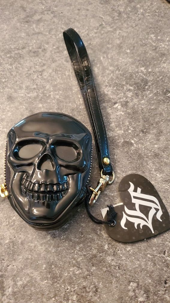 DOUBLE SIDED SKULL COIN PURSE/WRISTLET BLACK