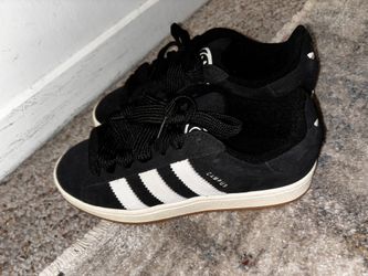 Adidas Woman Campus