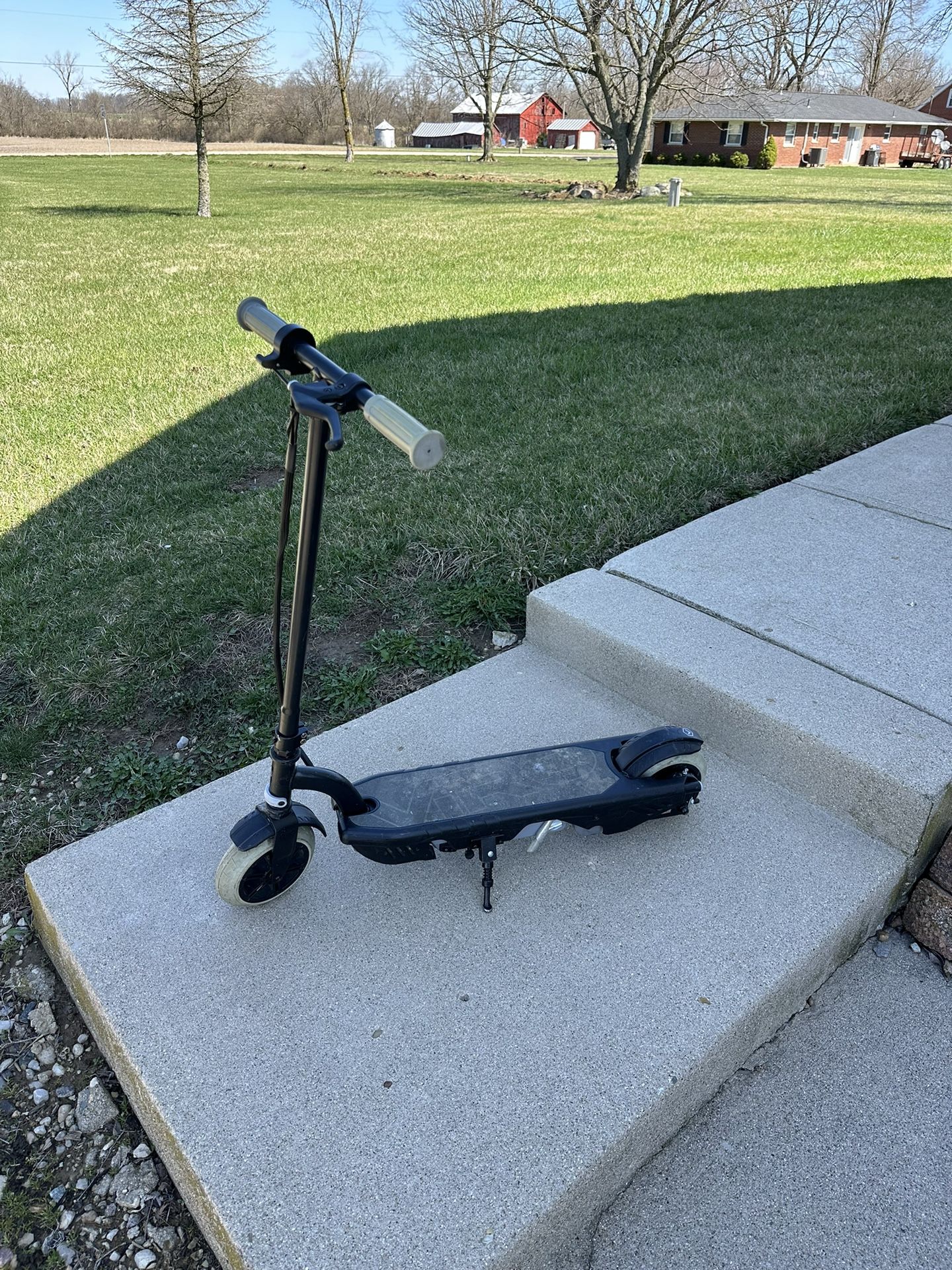 Electric scooter