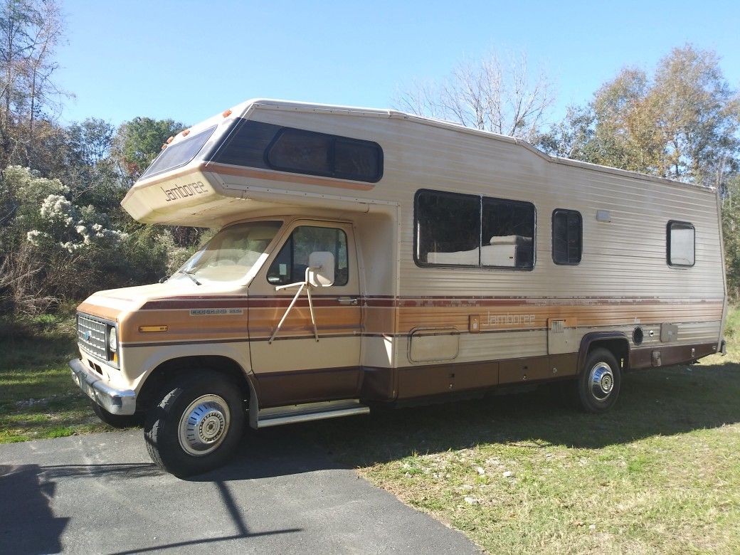 Camper / driving rv