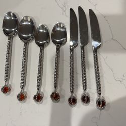 Vintage-Style Flatware Set – Twisted Metal Handles with Amber Accents (7 pcs)