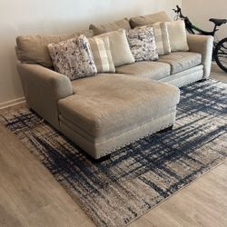 Cottage Chic Beige 4 Piece Right Arm Facing