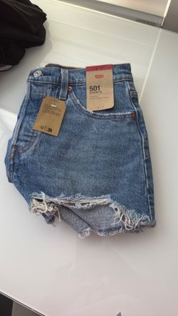 Short Levis