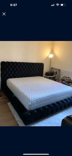 Black Mattress Base Board With Mattress Included